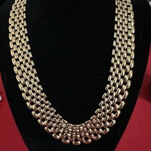 Gold Wide-Link Chain Necklace with Panther Pattern